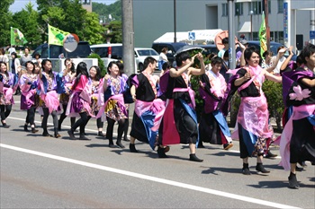 せたな町内で北高祭の仮装パレードが行われました 広報見聞録13年度バックナンバー せたな町公式サイト 北海道久遠郡せたな町 せたな町内で北高祭の仮装パレードが行われました 広報見聞録13年度バックナンバー せたな町公式サイト 北海道久遠郡せたな町